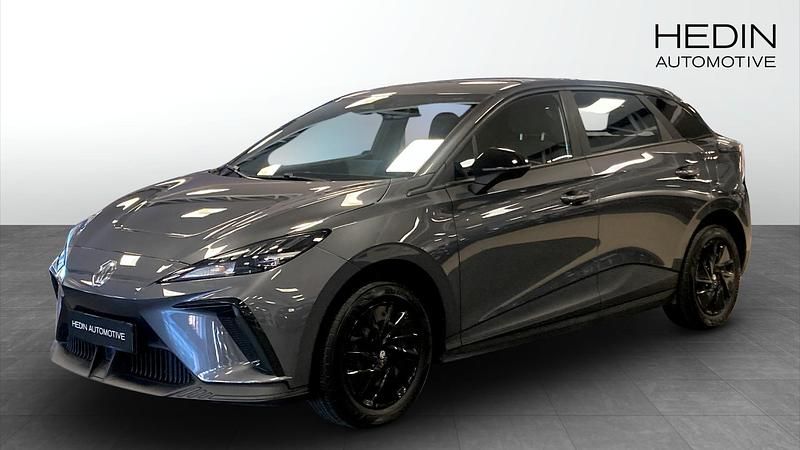 Svart Begagnad 2023 MG MG4 EV Halvkombi | 259 900 kr (Marknadspris) - Bild 1/4