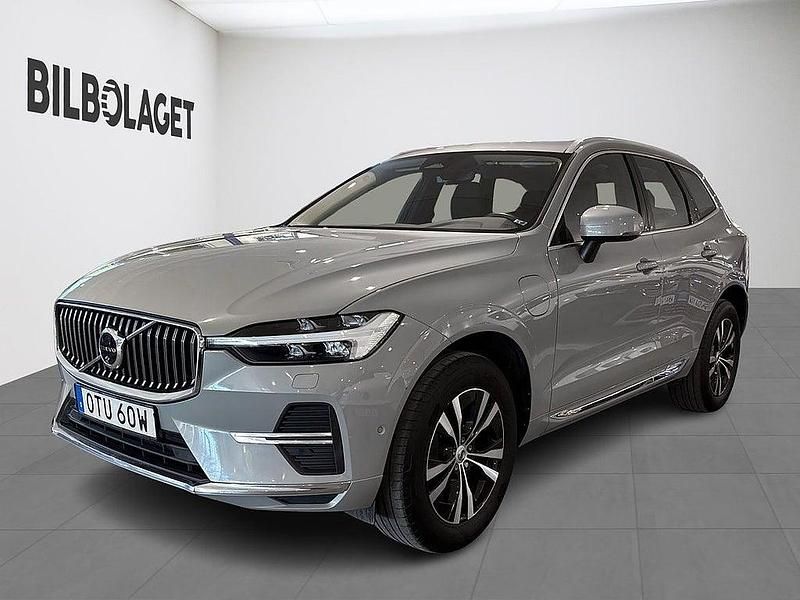 Grå Begagnad 2023 Volvo XC60 Core SUV | 389 800 kr (Marknadspris) - Bild 1/4