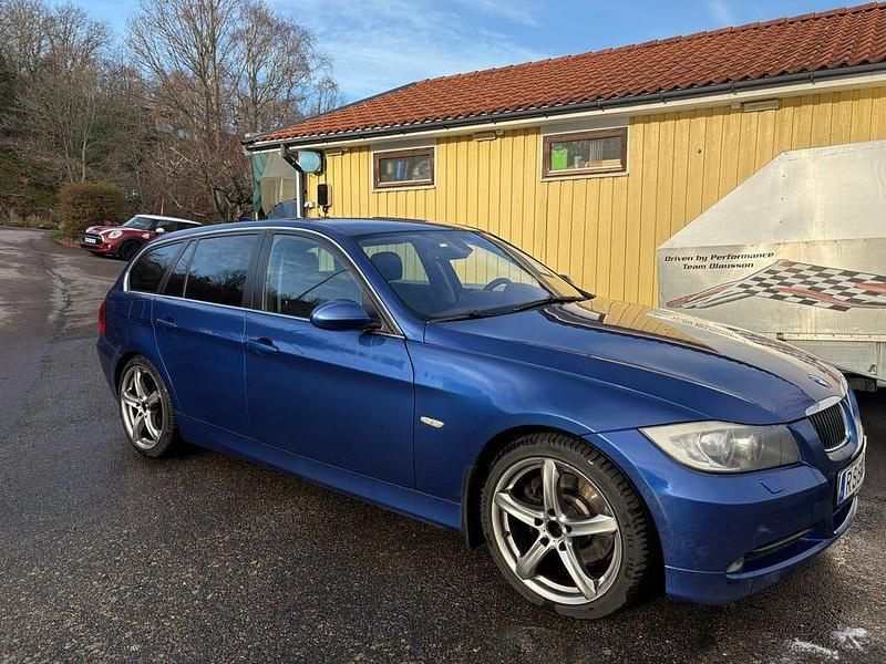 Begagnad 2008 BMW 325 Kombi | 46 900 kr (Marknadspris) - Bild 1/4