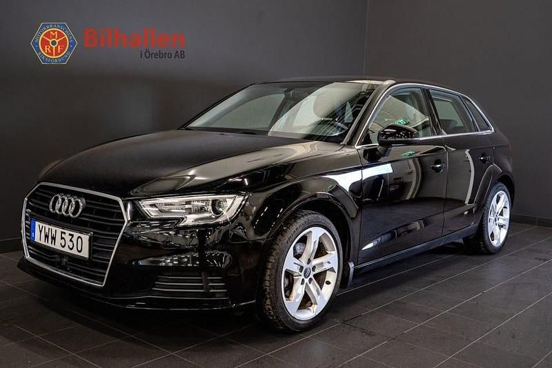 Svart Begagnad 2017 Audi A3 Sportback Proline Halvkombi | 144 900 kr (Marknadspris) - Bild 1/4
