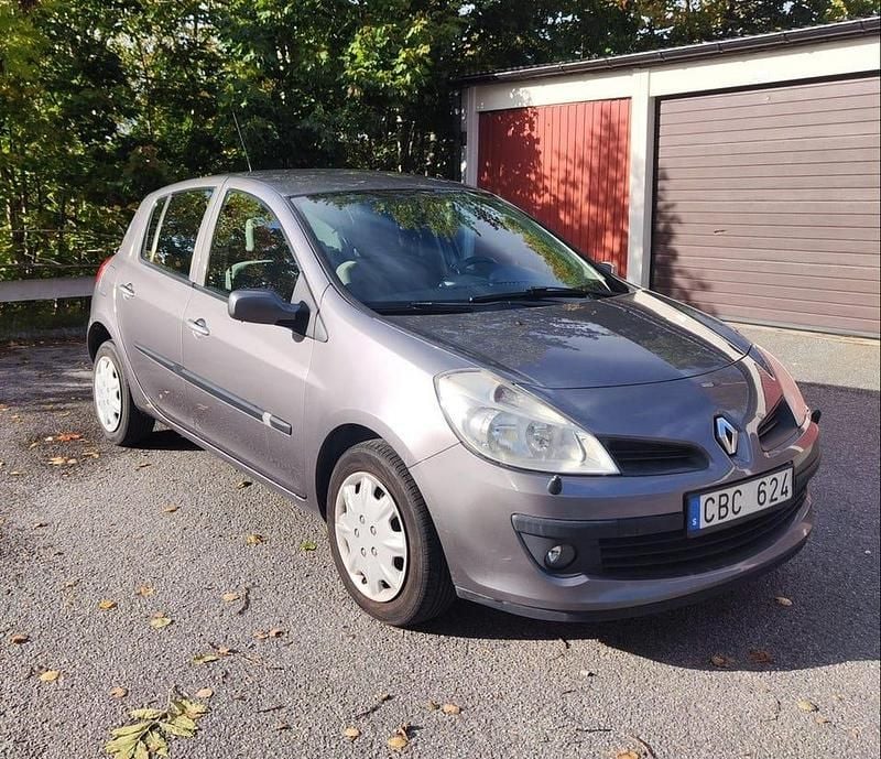 Begagnad 2008 Renault Clio R.S. Halvkombi | 19 000 kr (Bra pris) - Bild 1/4