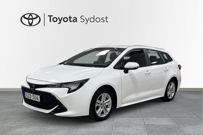 Vit Begagnad 2022 Toyota Corolla Active Kombi | 248 900 kr (Marknadspris) - Bild 1/3