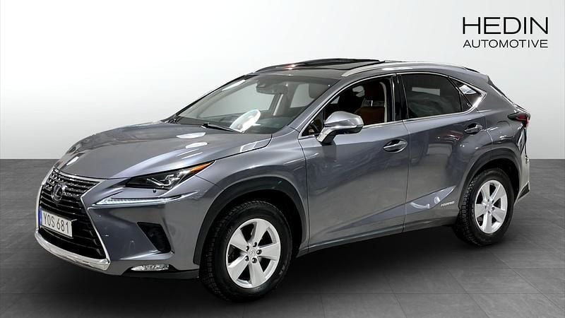 Grå Begagnad 2018 Lexus NX300h Luxury Line SUV | 289 900 kr (Marknadspris) - Bild 1/4