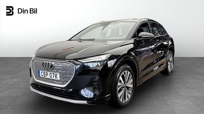 Svart (mytsvart metallic) Begagnad 2022 Audi Q4 e-tron Advanced SUV | 339 000 kr (Marknadspris) - Bild 1/4