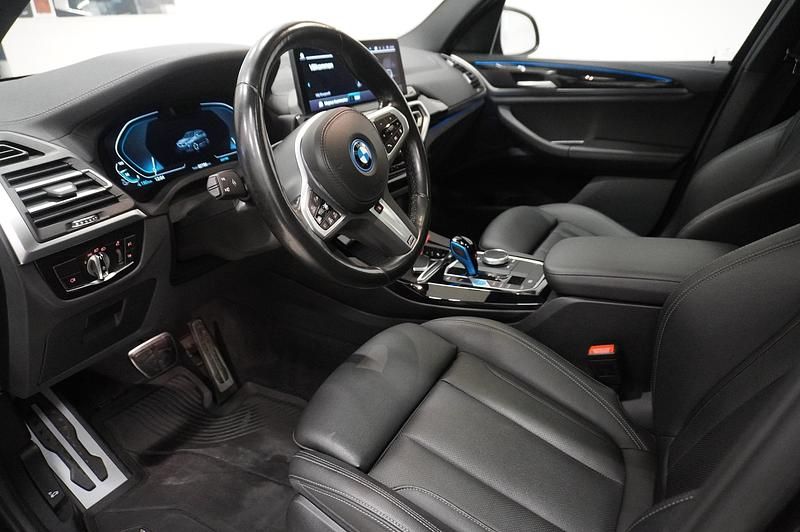 Begagnad BMW iX3 M Sport 210 kW (286 HK) 2022 Grå SUV