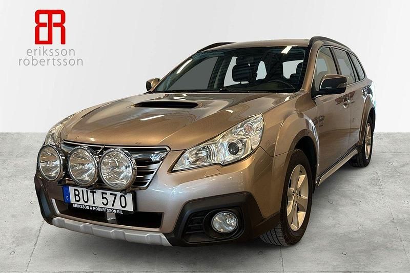 Ljusbrun (brun) Begagnad 2014 Subaru Outback SUV | 139 900 kr (Dyr) - Bild 1/4