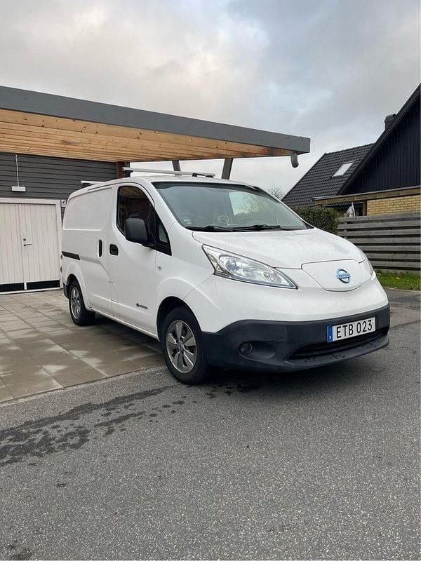 Begagnad 2015 Nissan e-NV200 Van | 70 000 kr (Marknadspris) - Bild 1/4