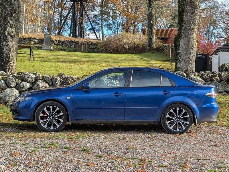 Blå Begagnad 2006 Mazda 6 Inclusive Halvkombi | 35 000 kr (Dyr) - Bild 1/4