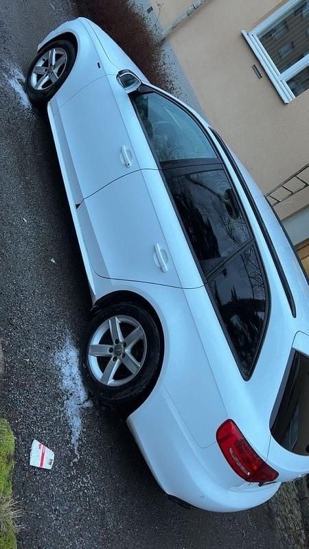 Begagnad Audi A4 160 HK (117 kW) 2011 Vit Kombi