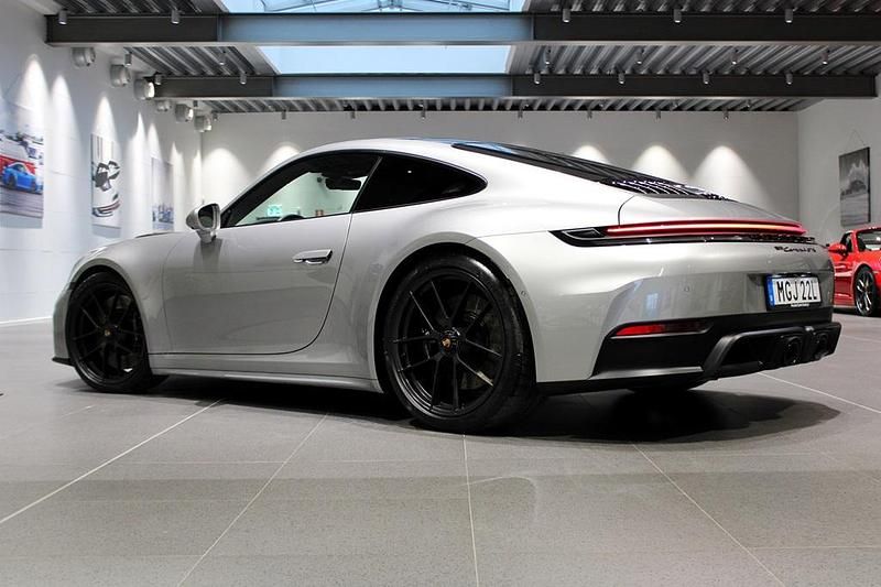 Begagnad Porsche 911 541 HK (397 kW) 2025 Silver
