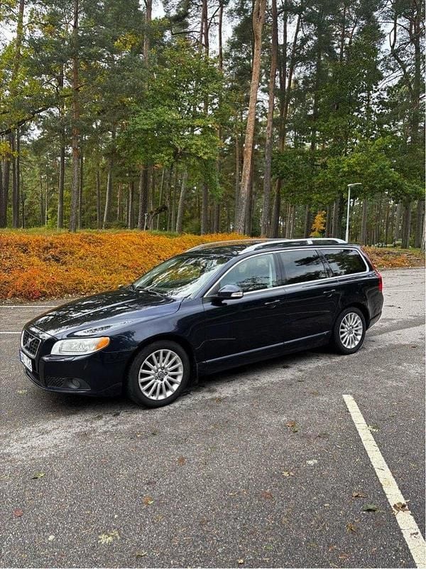 Blå Begagnad 2008 Volvo V70 Summum Kombi | 42 000 kr - Bild 1/4