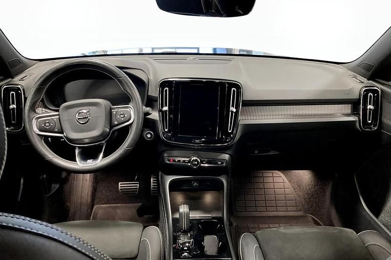 Begagnad Volvo XC40 R-Design 192 HK (141 kW) 2019 Blå SUV