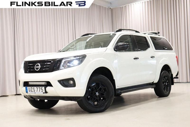 Vit (pearl white) Begagnad 2020 Nissan Navara Pickup | 349 900 kr (Dyr) - Bild 1/4