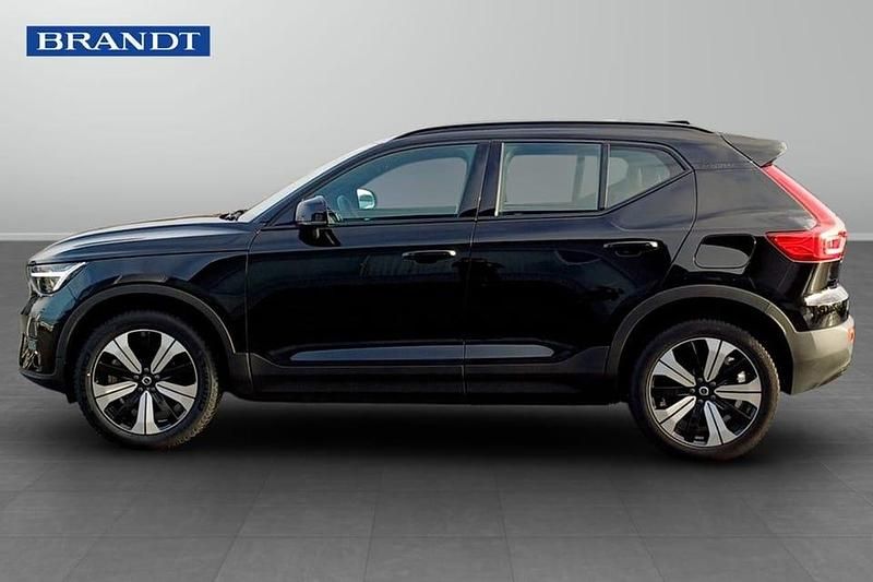 Begagnad Volvo XC40 Plus 172 kW (234 HK) 2023 Svart SUV
