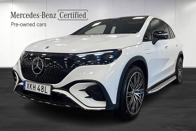 Vit (manufaktur opalvit bright) Begagnad 2024 Mercedes EQE350 AMG SUV | 759 000 kr (Bra pris) - Bild 1/4