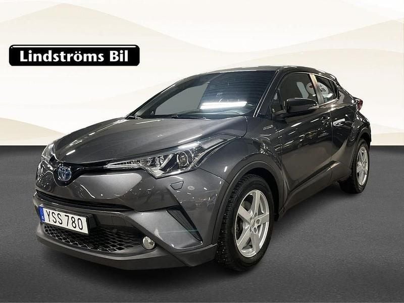 Grå Begagnad 2018 Toyota C-HR Active SUV | 209 000 kr (Marknadspris) - Bild 1/4