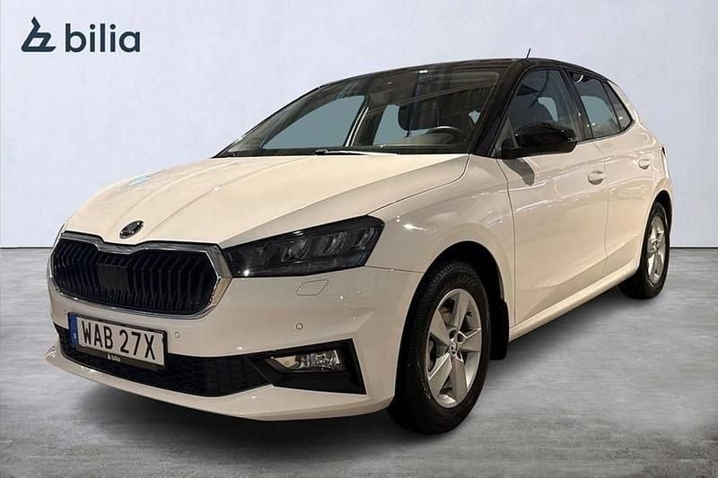 Vit Begagnad 2022 Skoda Fabia Style Halvkombi | 204 900 kr (Marknadspris) - Bild 1/4