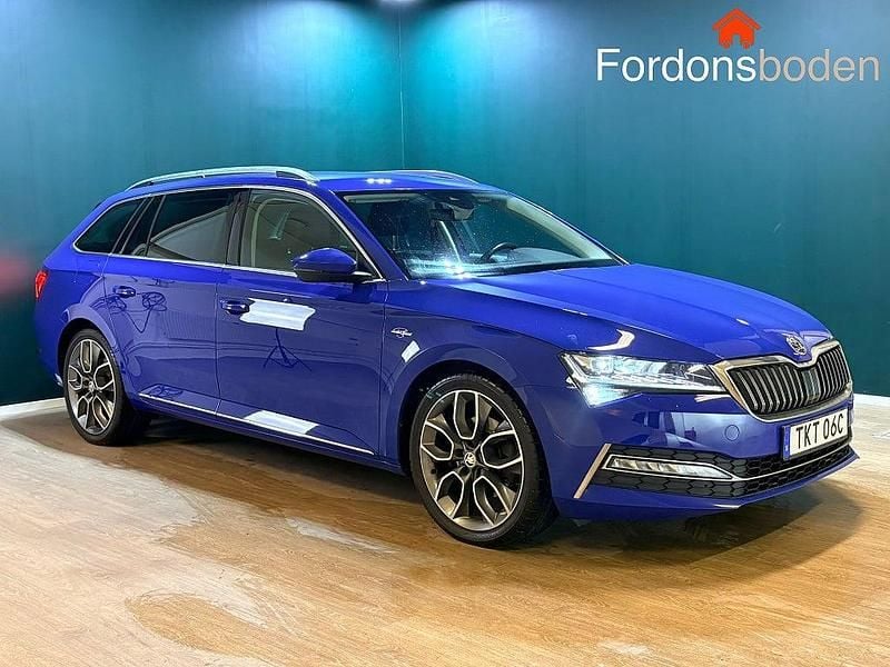 Blå Begagnad 2020 Skoda Superb LAURIN & KLEMENT Kombi | 269 800 kr (Bra pris) - Bild 1/4