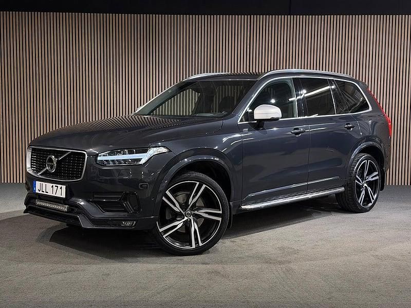 Grå Begagnad 2016 Volvo XC90 R-Design SUV | 419 400 kr - Bild 1/4