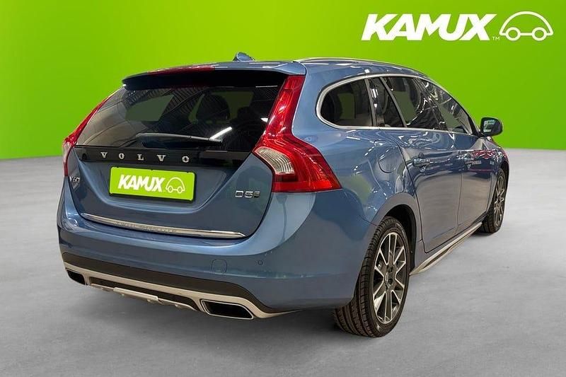 Begagnad Volvo V60 Summum 231 HK (169 kW) 2017 Blå Kombi