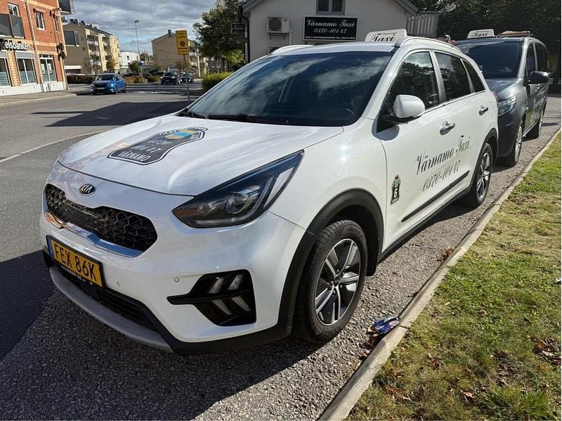 Vit Begagnad 2020 Kia Niro Advance SUV | 120 000 kr (Marknadspris) - Bild 1/4