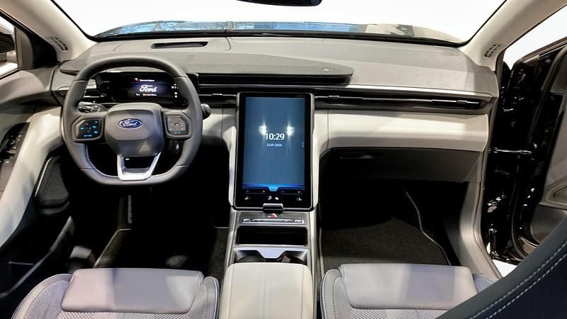 Begagnad Ford Explorer Extended Range 210 kW (286 HK) 2026 Svart SUV