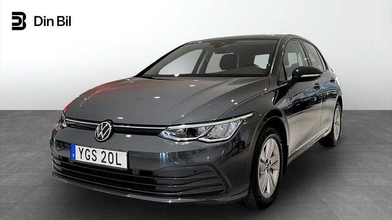 Grå Begagnad 2022 VW Golf VIII Life Kombi | 209 900 kr (Bra pris) - Bild 1/4