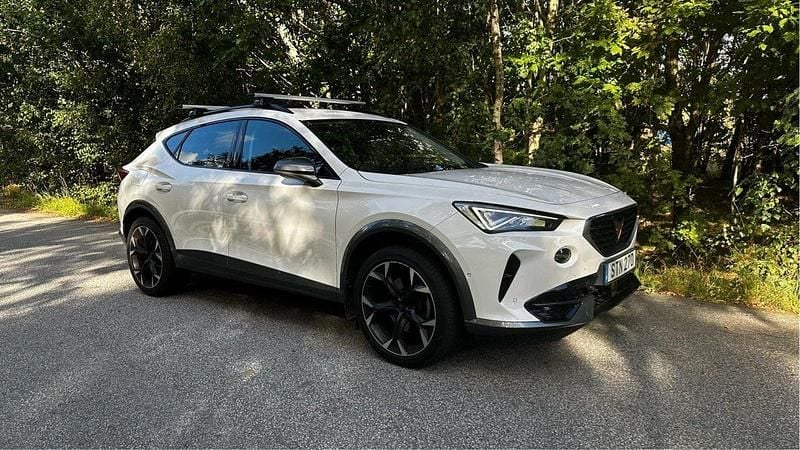 Vit Begagnad 2022 Cupra Formentor SUV | 240 000 kr (Bra pris) - Bild 1/4