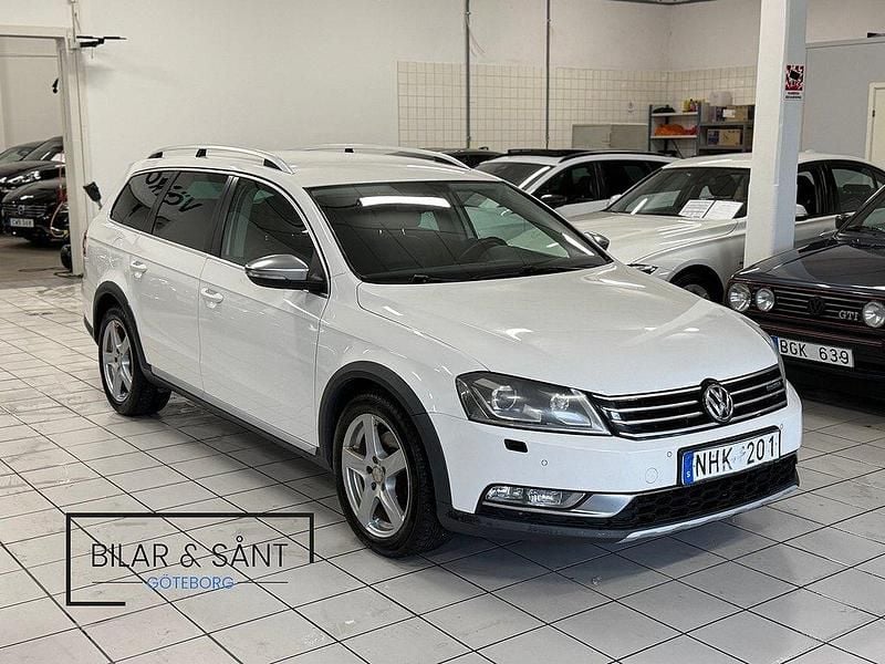 Vit Begagnad 2013 VW Passat Alltrack Kombi | 79 900 kr (Bra pris) - Bild 1/4