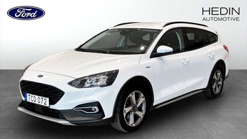 Vit (white) Begagnad 2022 Ford Focus Active Kombi | 209 900 kr (Marknadspris) - Bild 1/4