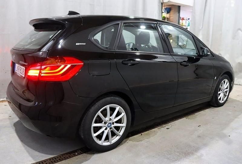 Begagnad BMW 225 Active Tourer 224 HK (164 kW) 2019 Svart Minibuss