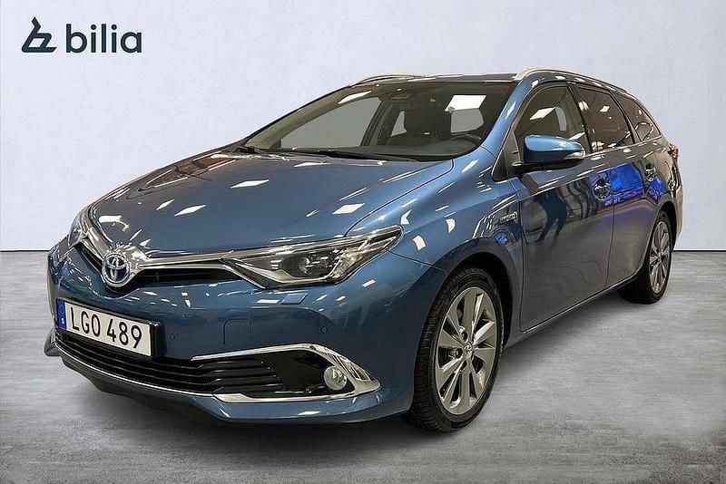 Blå Begagnad 2016 Toyota Auris Touring Sports Executive Kombi | 174 900 kr (Marknadspris) - Bild 1/3