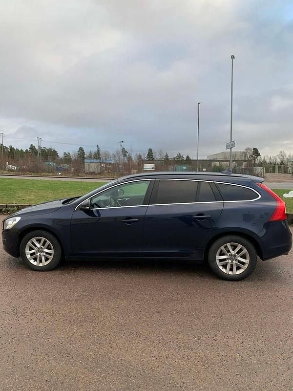 Begagnad 2013 Volvo V60 Kombi | 105 000 kr (Bra pris) - Bild 1/4