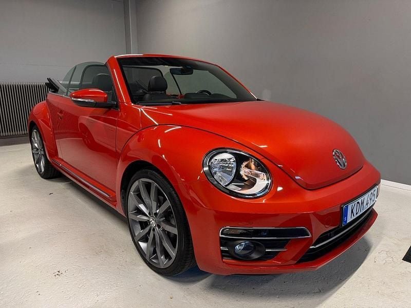 Orange Begagnad 2018 VW Beetle Cab | 269 900 kr (Marknadspris) - Bild 1/4