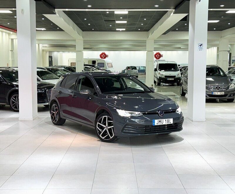 Grå Begagnad 2020 VW Golf VII Halvkombi | 174 900 kr (Bra pris) - Bild 1/4
