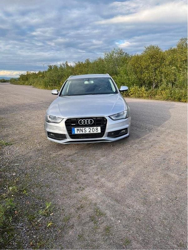 Silver Begagnad 2015 Audi A4 S-Line Kombi | 158 000 kr (Marknadspris) - Bild 1/4