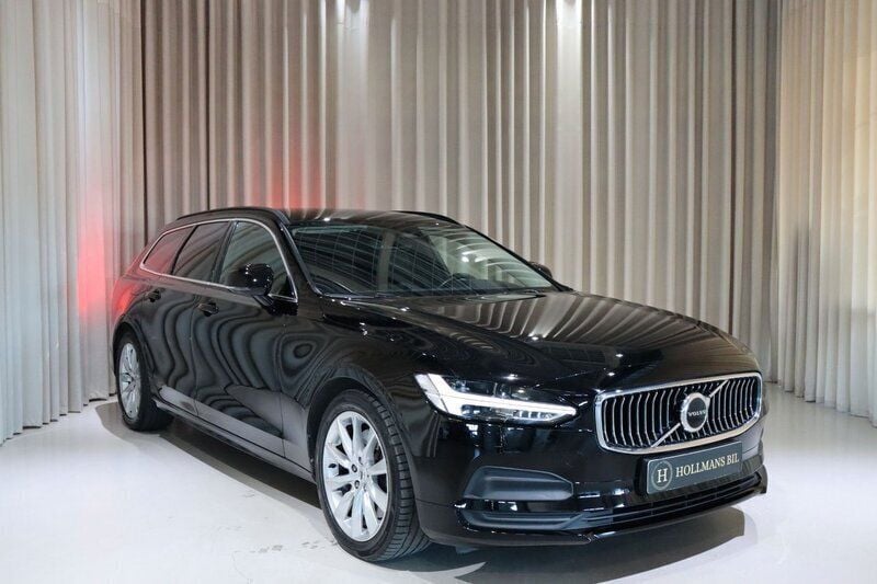 Svart Begagnad 2022 Volvo V90 Momentum Kombi | 269 900 kr (Marknadspris) - Bild 1/4