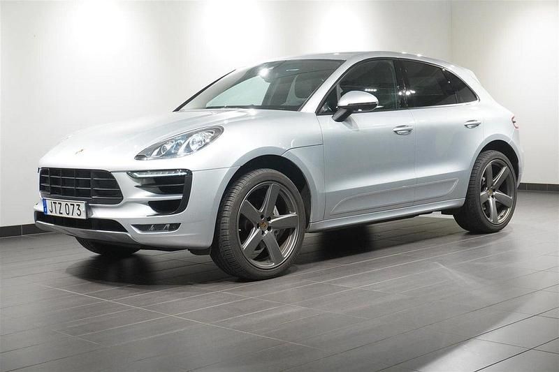 Silver Begagnad 2015 Porsche Macan Sport SUV | 374 900 kr - Bild 1/2