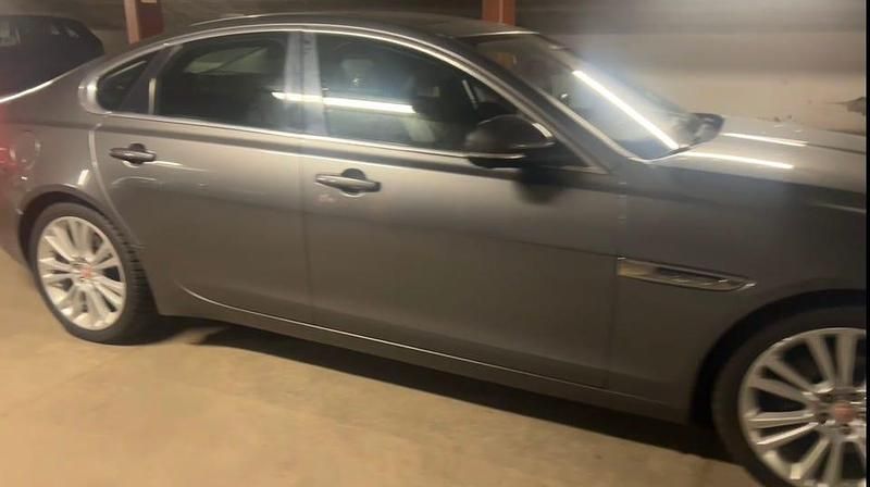 Begagnad Jaguar XF 180 HK (132 kW) 2016