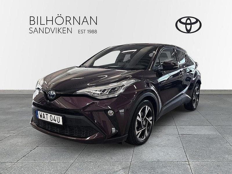 Lila Begagnad 2023 Toyota C-HR Edition SUV | 289 900 kr (Marknadspris) - Bild 1/3