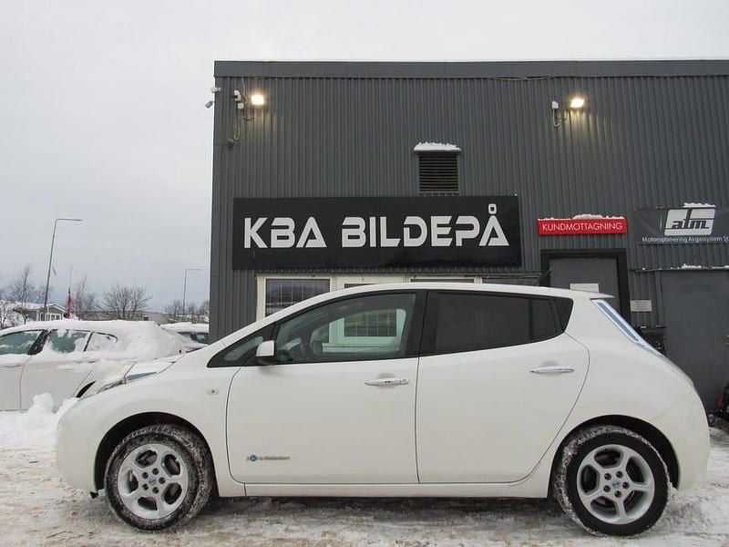 Vit Begagnad 2013 Nissan Leaf Halvkombi | 69 900 kr (Marknadspris) - Bild 1/4