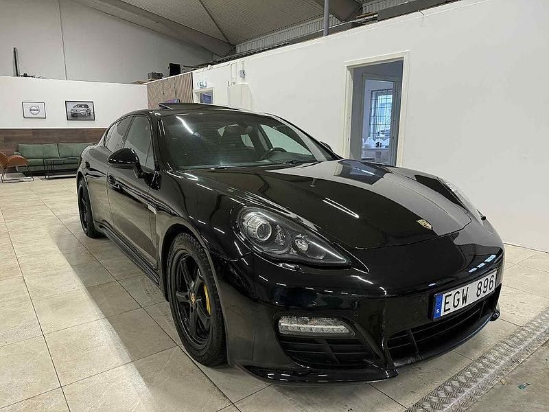 Begagnad Porsche Panamera 400 HK (294 kW) 2011 Svart Halvkombi