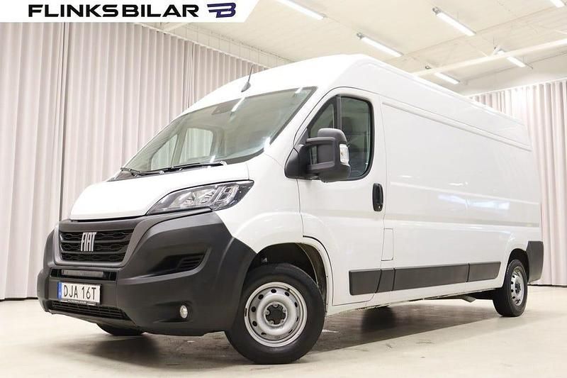 Vit Begagnad 2023 Fiat Ducato Van | 299 900 kr (Bra pris) - Bild 1/4