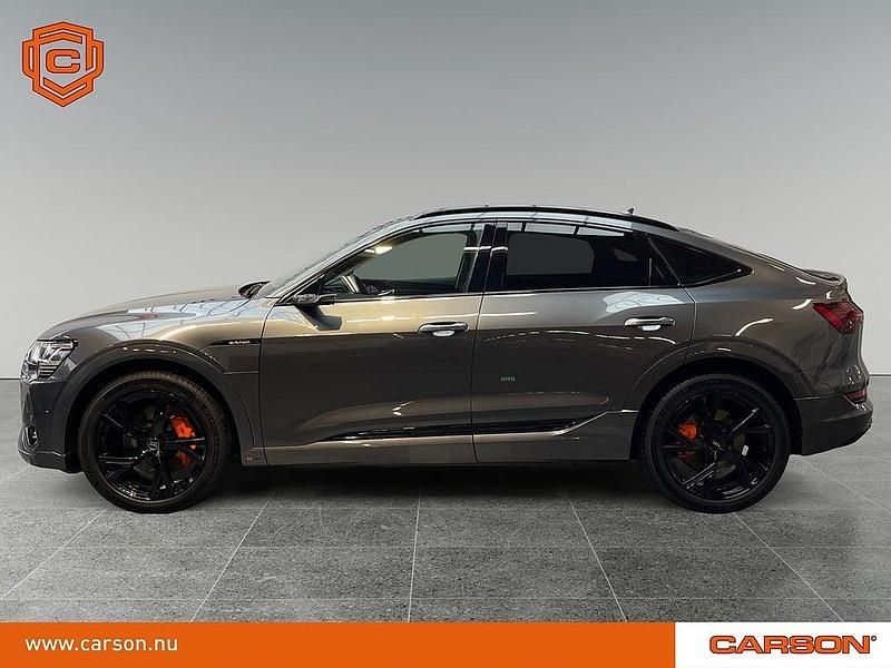 Begagnad Audi e-tron Sportback Black Edition 300 kW (408 HK) 2021 Grå SUV