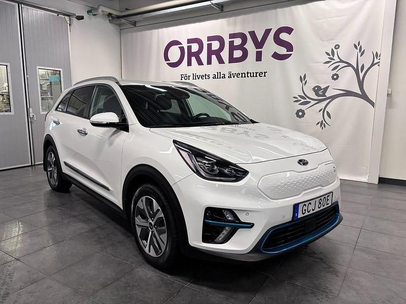 Vit Begagnad 2021 Kia e-Niro Advance SUV | 239 000 kr (Marknadspris) - Bild 1/4