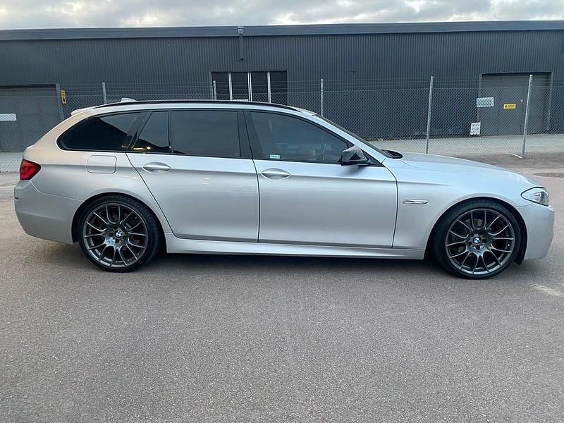 Begagnad 2012 BMW 520 M Sport Kombi | 135 000 kr (Lite dyr) - Bild 1/4