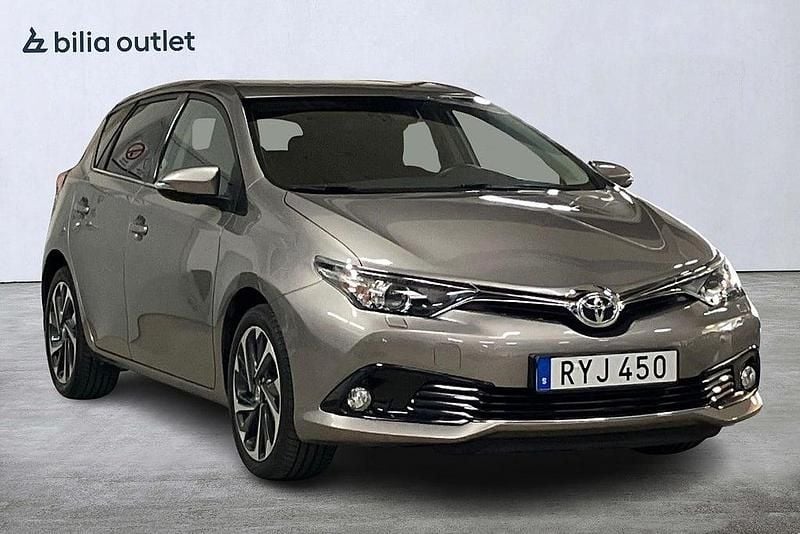 Begagnad Toyota Auris Active 116 HK (85 kW) 2016 Brun Halvkombi