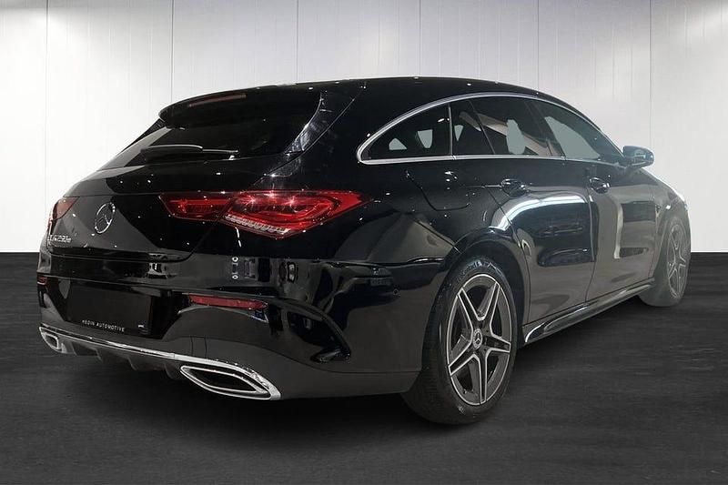 Begagnad Mercedes CLA250e Shooting Brake AMG 2023 Svart Kombi