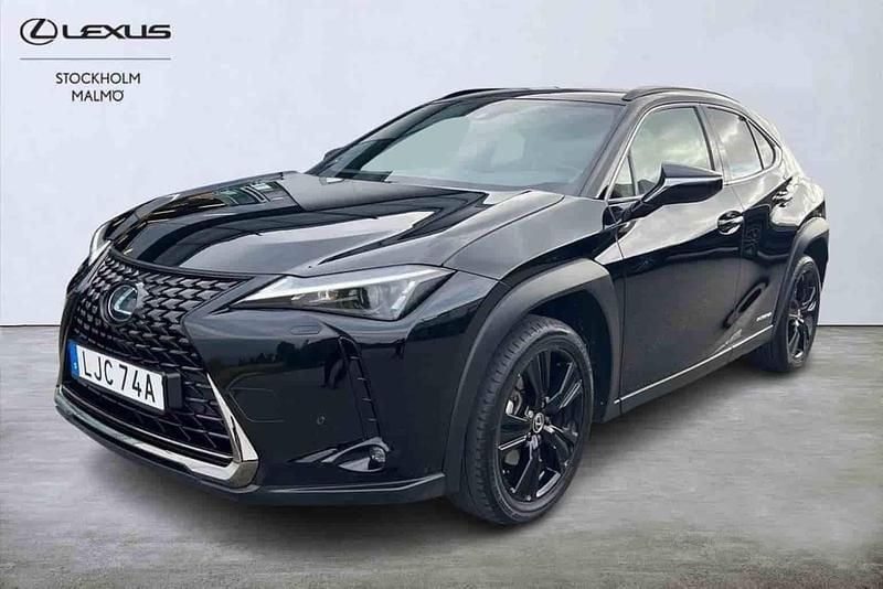 Svart Begagnad 2022 Lexus UX 250h SUV | 299 000 kr (Marknadspris) - Bild 1/1
