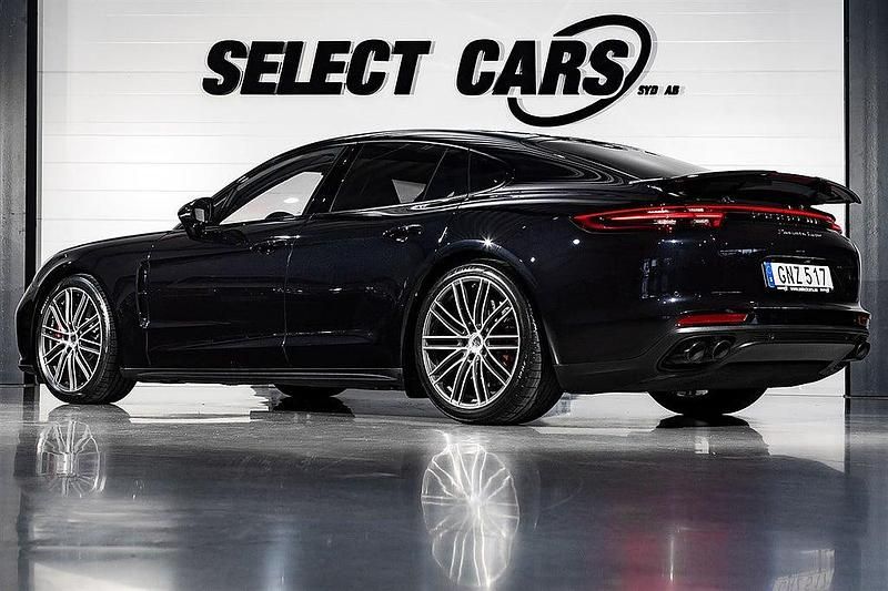 Begagnad Porsche Panamera Sport 549 HK (403 kW) 2017 Svart Halvkombi